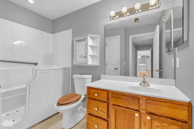 $165,000 | 231 Legends Creek Way, Unit 102, Indianapolis, IN 46229