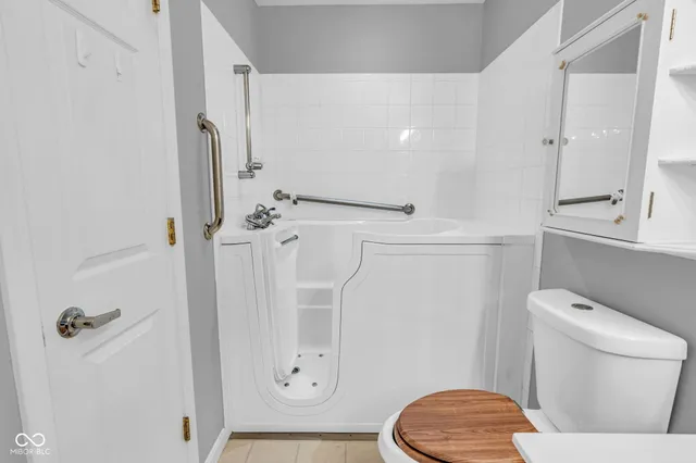 $165,000 | 231 Legends Creek Way, Unit 102, Indianapolis, IN 46229