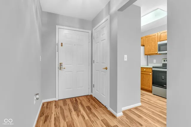 $165,000 | 231 Legends Creek Way, Unit 102, Indianapolis, IN 46229