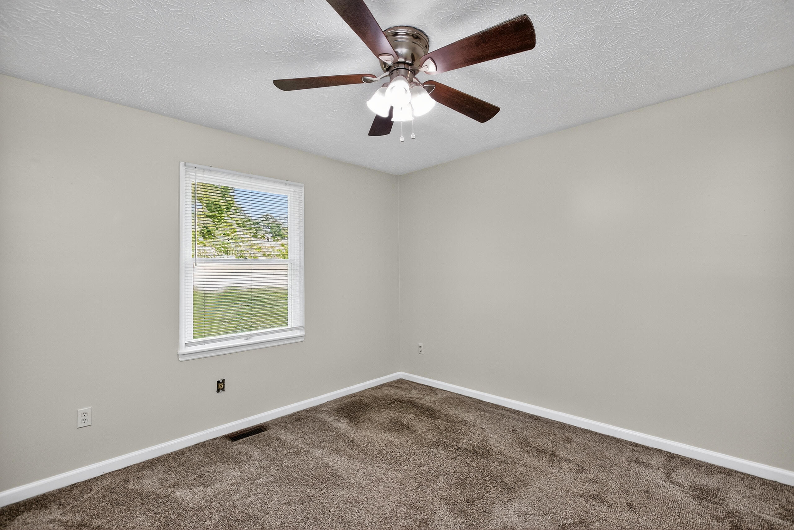 4913 Buckeye Road Lancaster, KY 40444 - Photo 14 of 31 3L6A0018