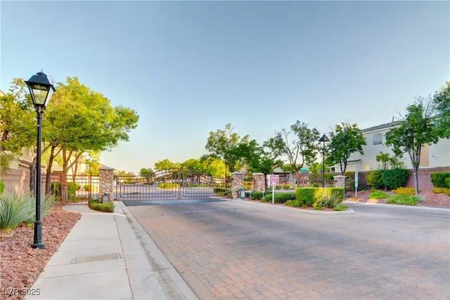 $1,950 | 6265 Winston Falls Avenue, Las Vegas, NV 89139