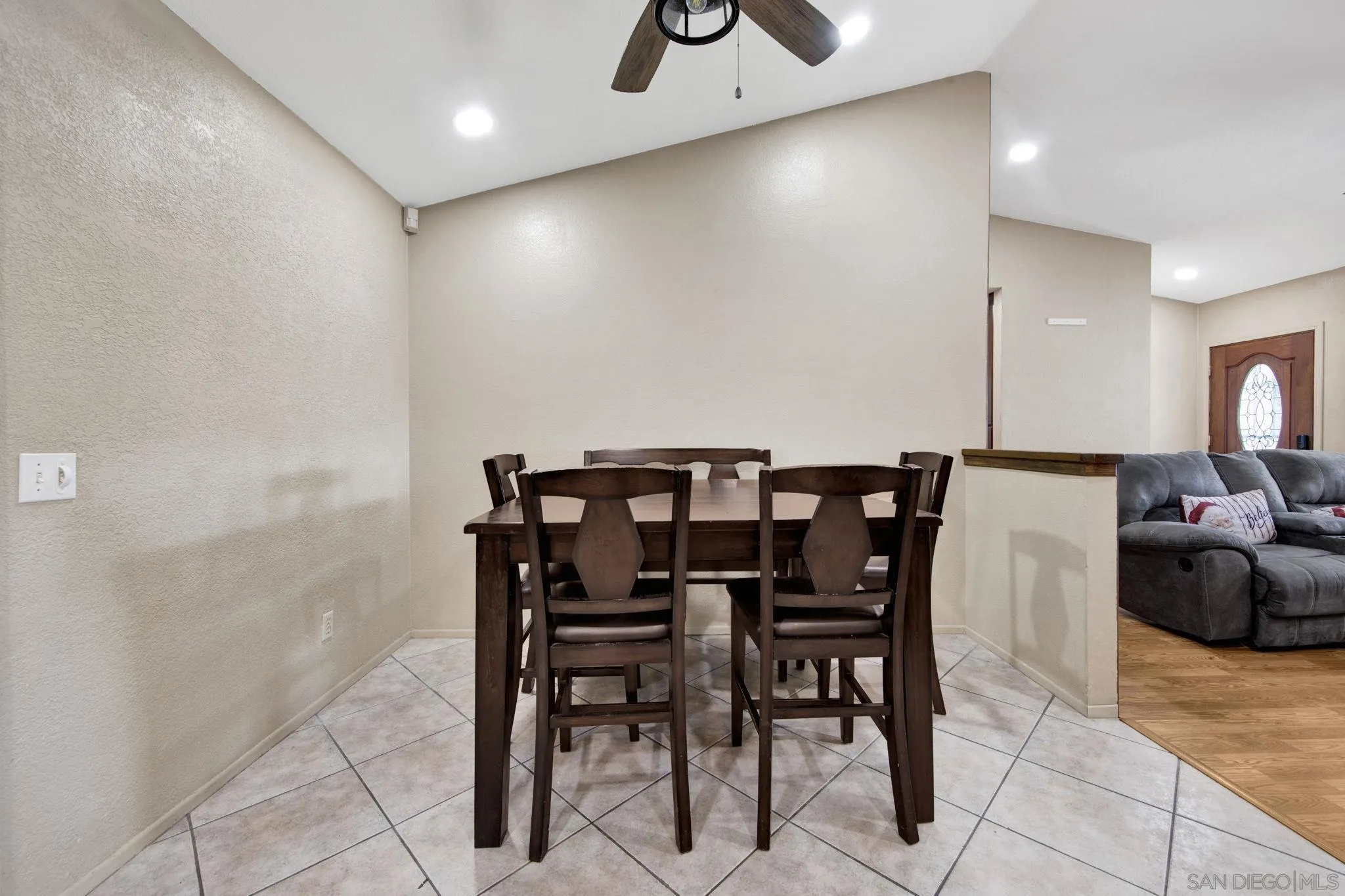 2772 Cincinnati Street West San Bernardino, CA 92407 - Photo 14 of 41 a view of a dining room with furniture