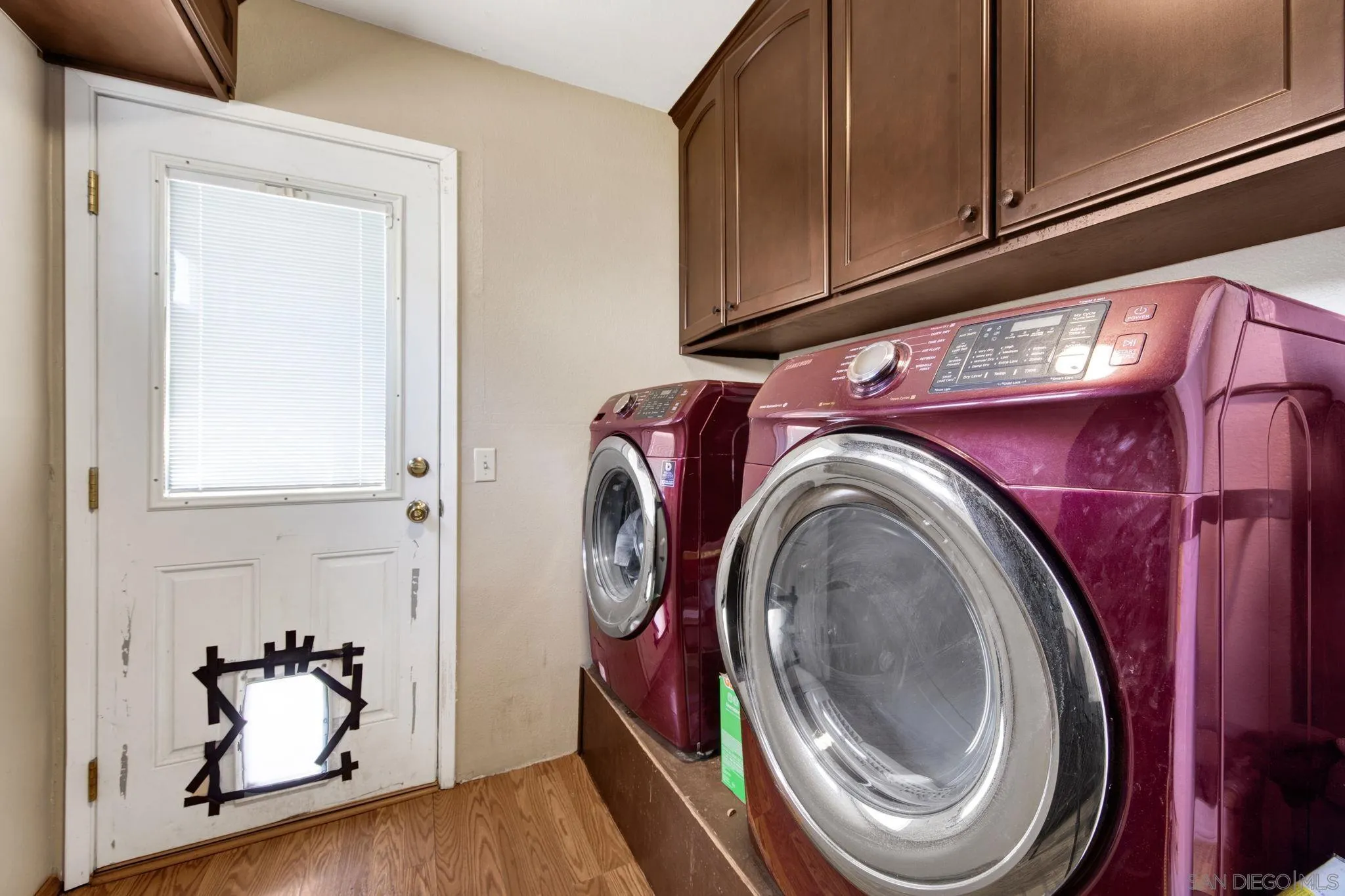 2772 Cincinnati Street West San Bernardino, CA 92407 - Photo 15 of 41 a utility room with dryer and washer