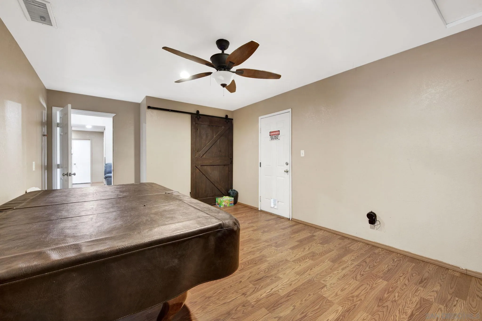 2772 Cincinnati Street West San Bernardino, CA 92407 - Photo 17 of 41 a view of kitchen with wooden floor