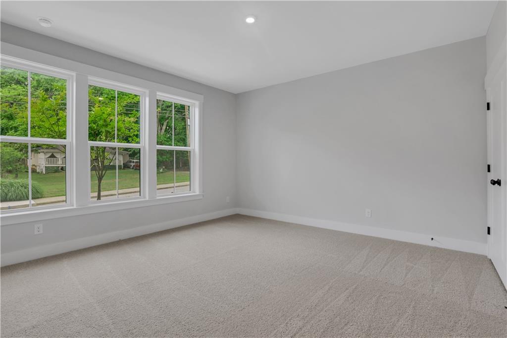 118 Bridgecrest Road Roswell, GA 30075 - Photo 5 of 40 Gallery Image 5