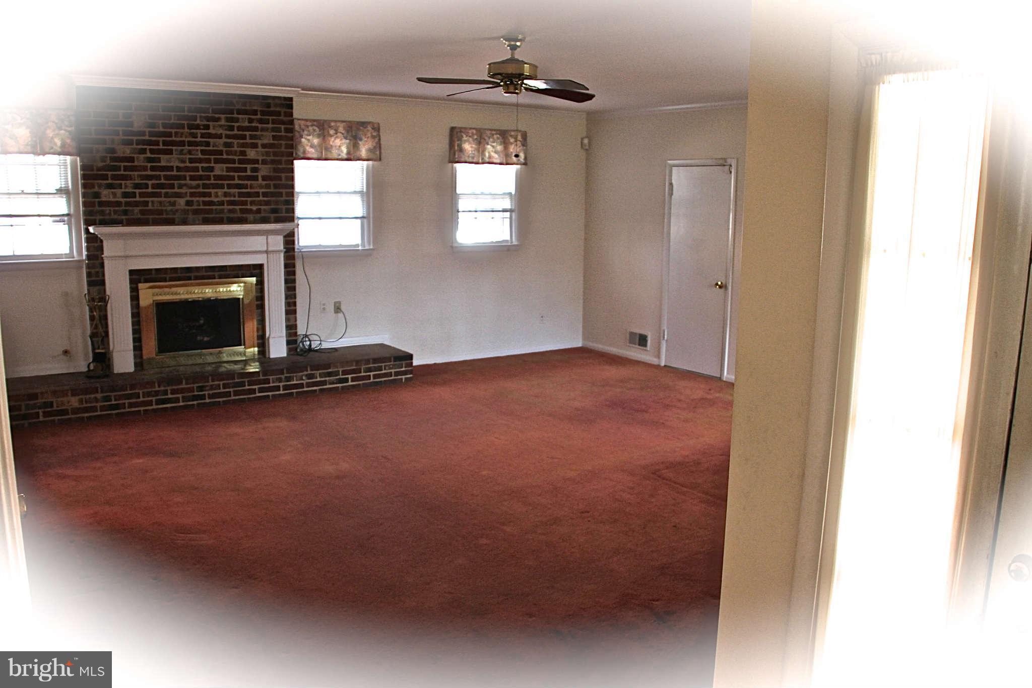 6004 Sherborn Lane Springfield, VA 22152 - Photo 8 of 25 Family Room