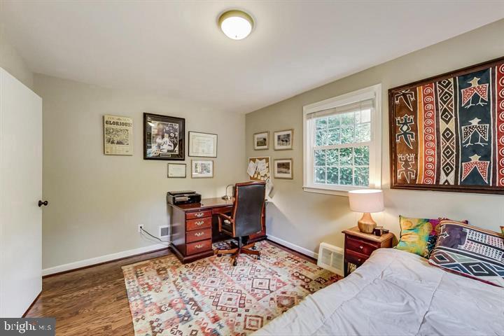 9408 Byeforde Road Kensington, MD 20895 - Photo 11 of 48