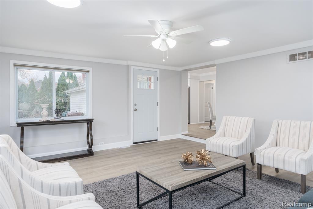 1337 Torrey Road Grosse Pointe Woods, MI 48236 - Photo 14 of 31