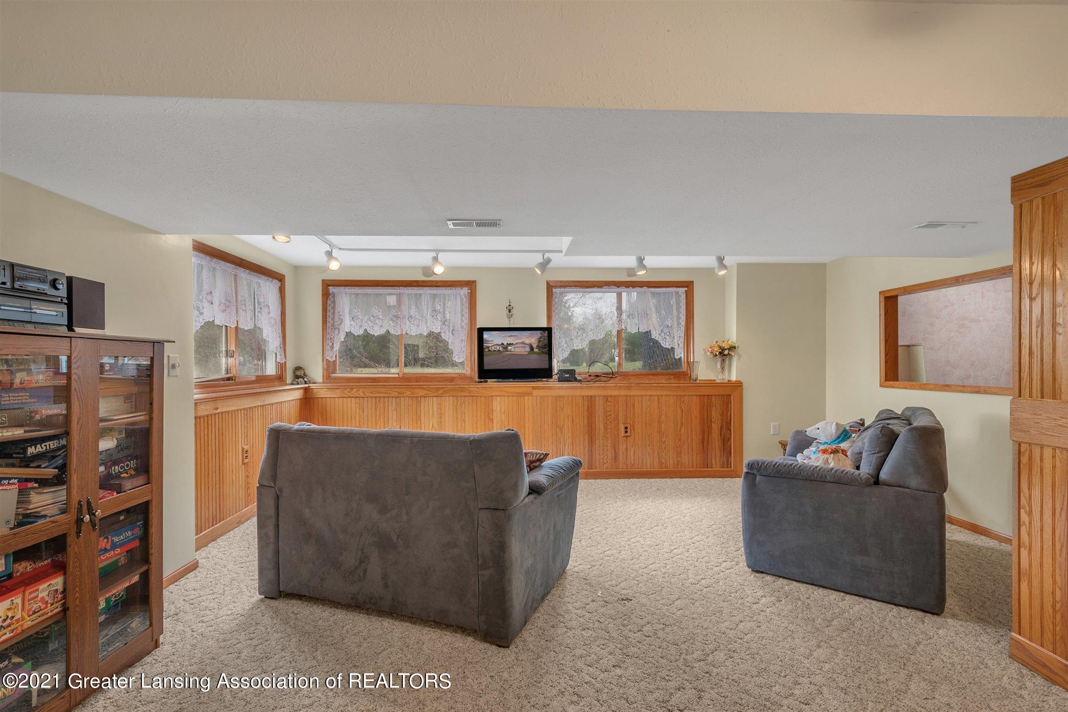 2445 South Waverly Road Eaton Rapids, MI 48827 - Photo 30 of 43 30-2445 S Waverly Rd-windowstill-realest