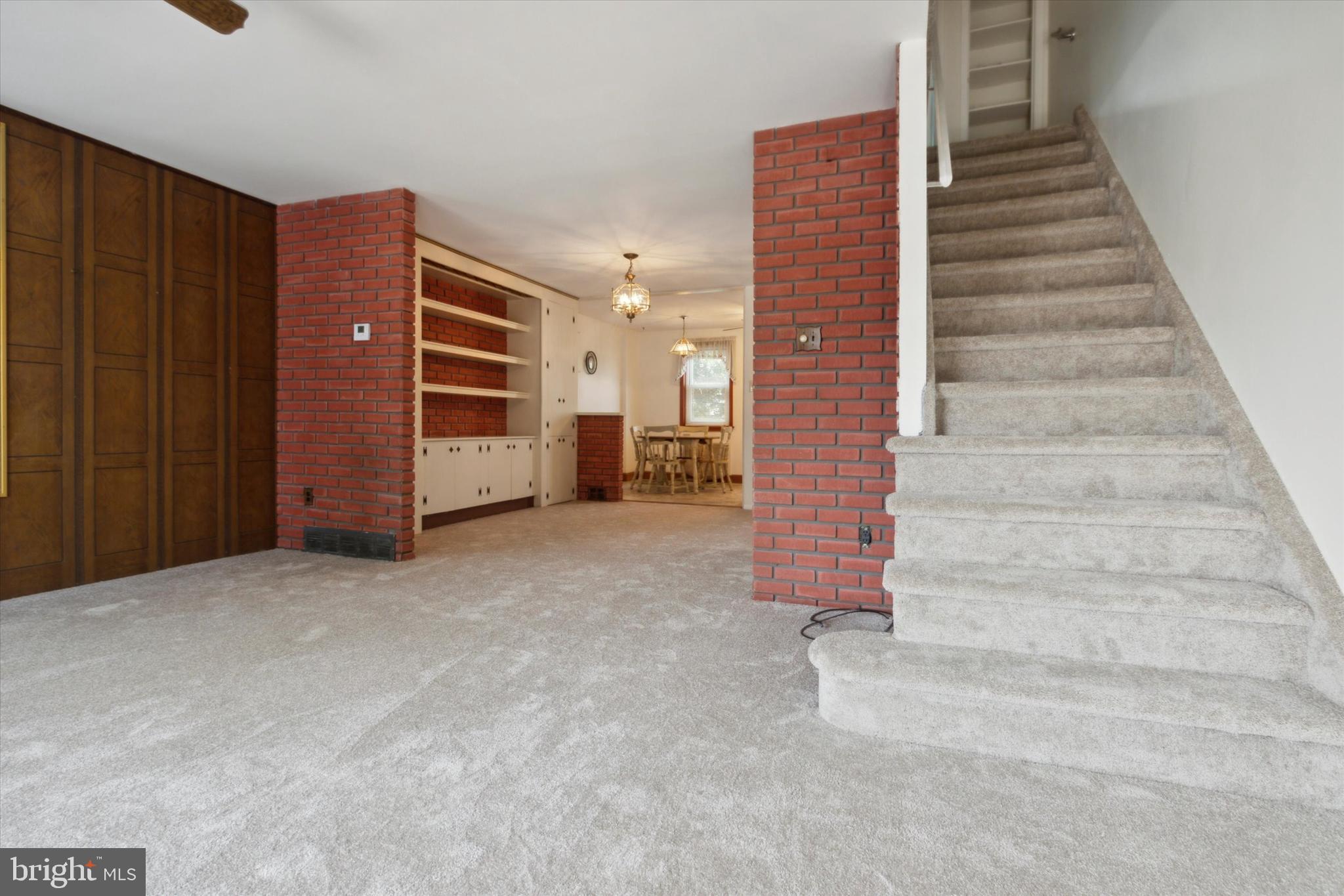 3584 Dows Road Philadelphia, PA 19154 - Photo 4 of 26 Living Room