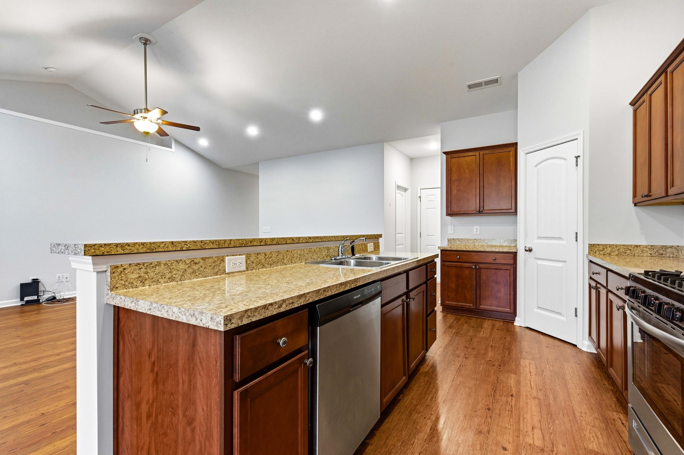 171 Palm Terrace Loop Conway, SC 29526 - Photo 10 of 29 Gallery Image 10