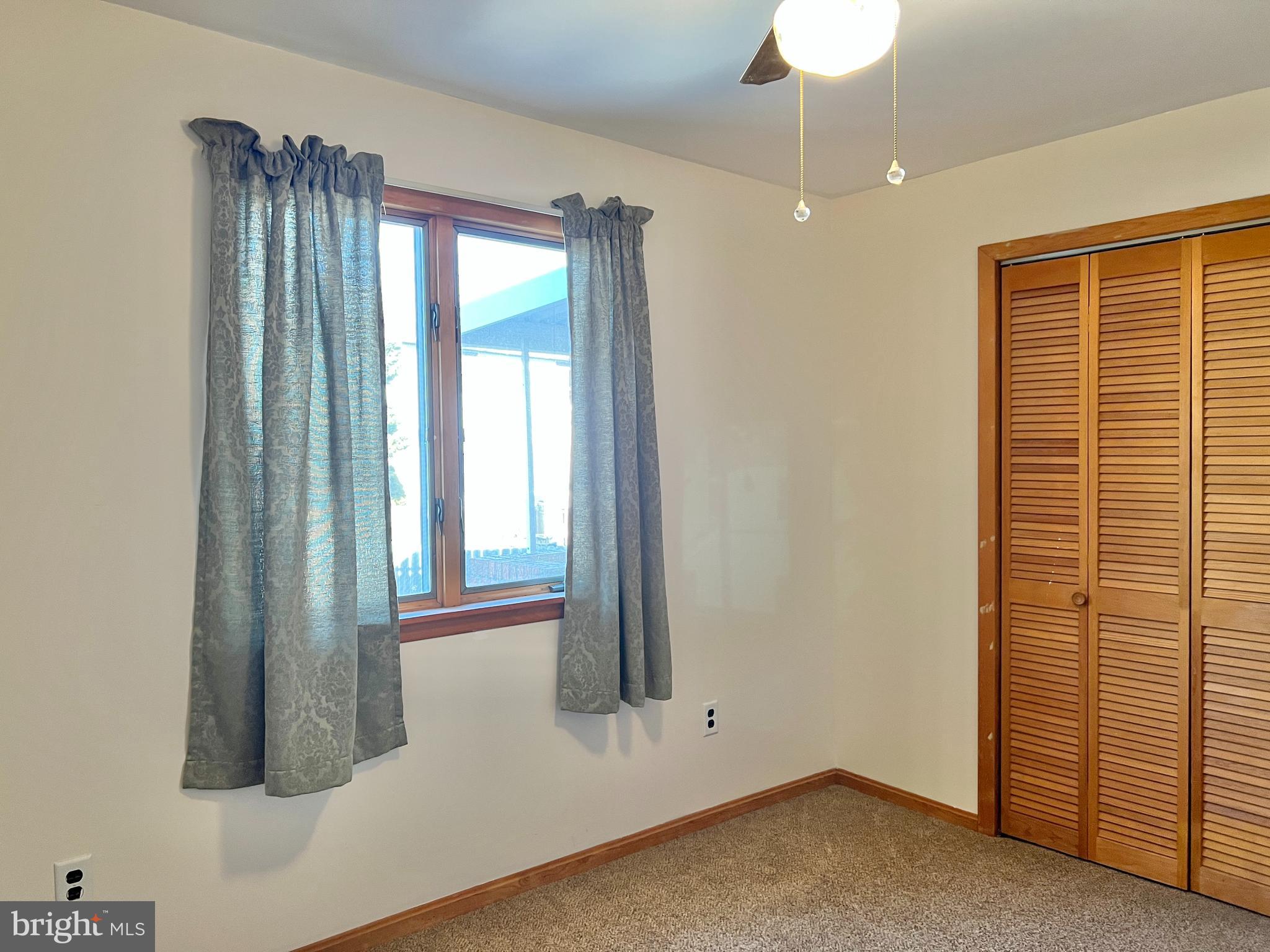 6928 Sollers Point Road Baltimore, MD 21222 - Photo 14 of 19