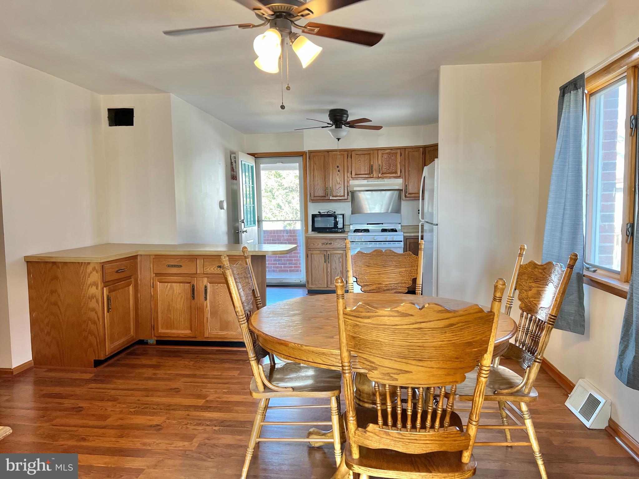 6928 Sollers Point Road Baltimore, MD 21222 - Photo 5 of 19