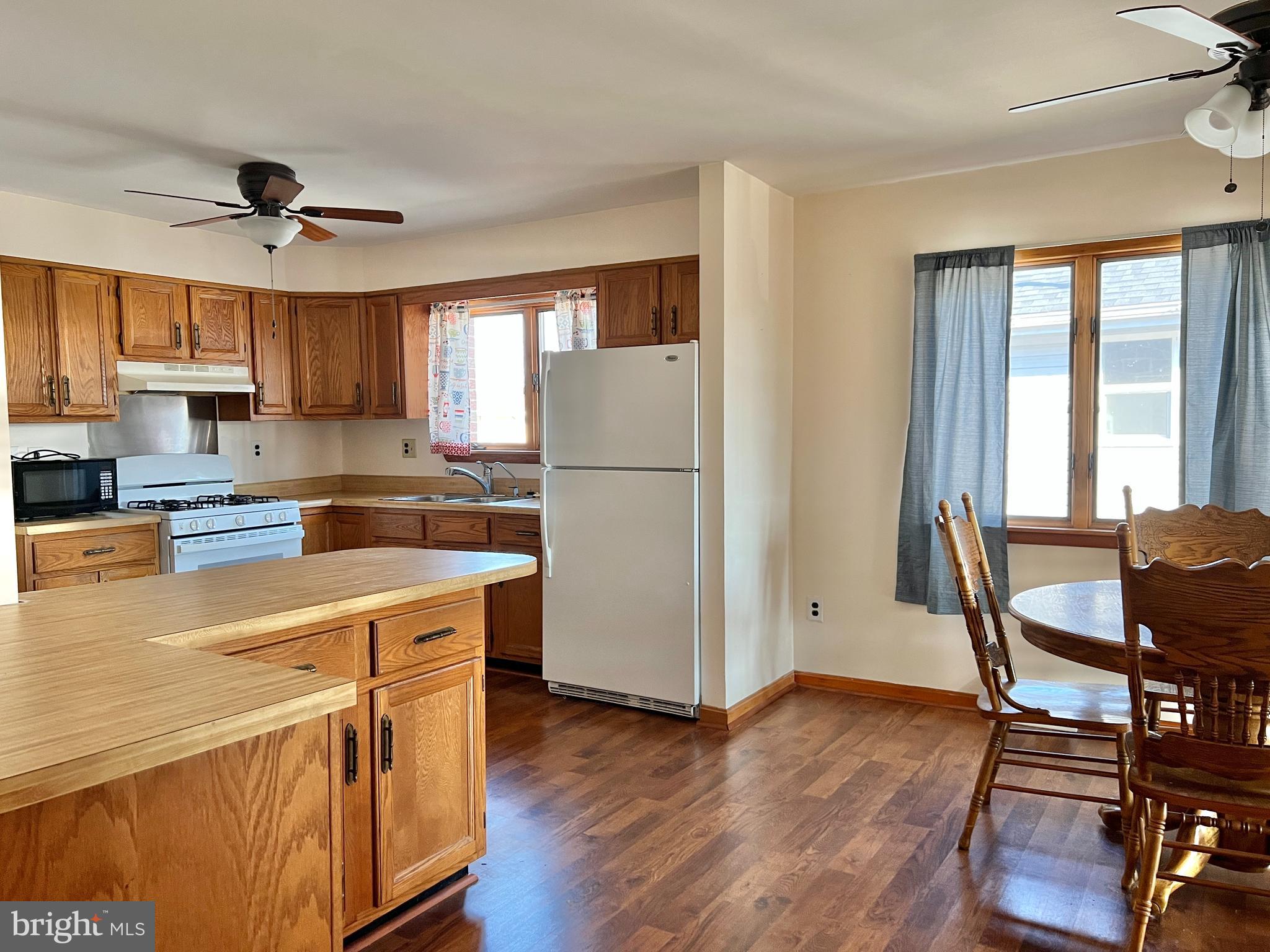 6928 Sollers Point Road Baltimore, MD 21222 - Photo 6 of 19