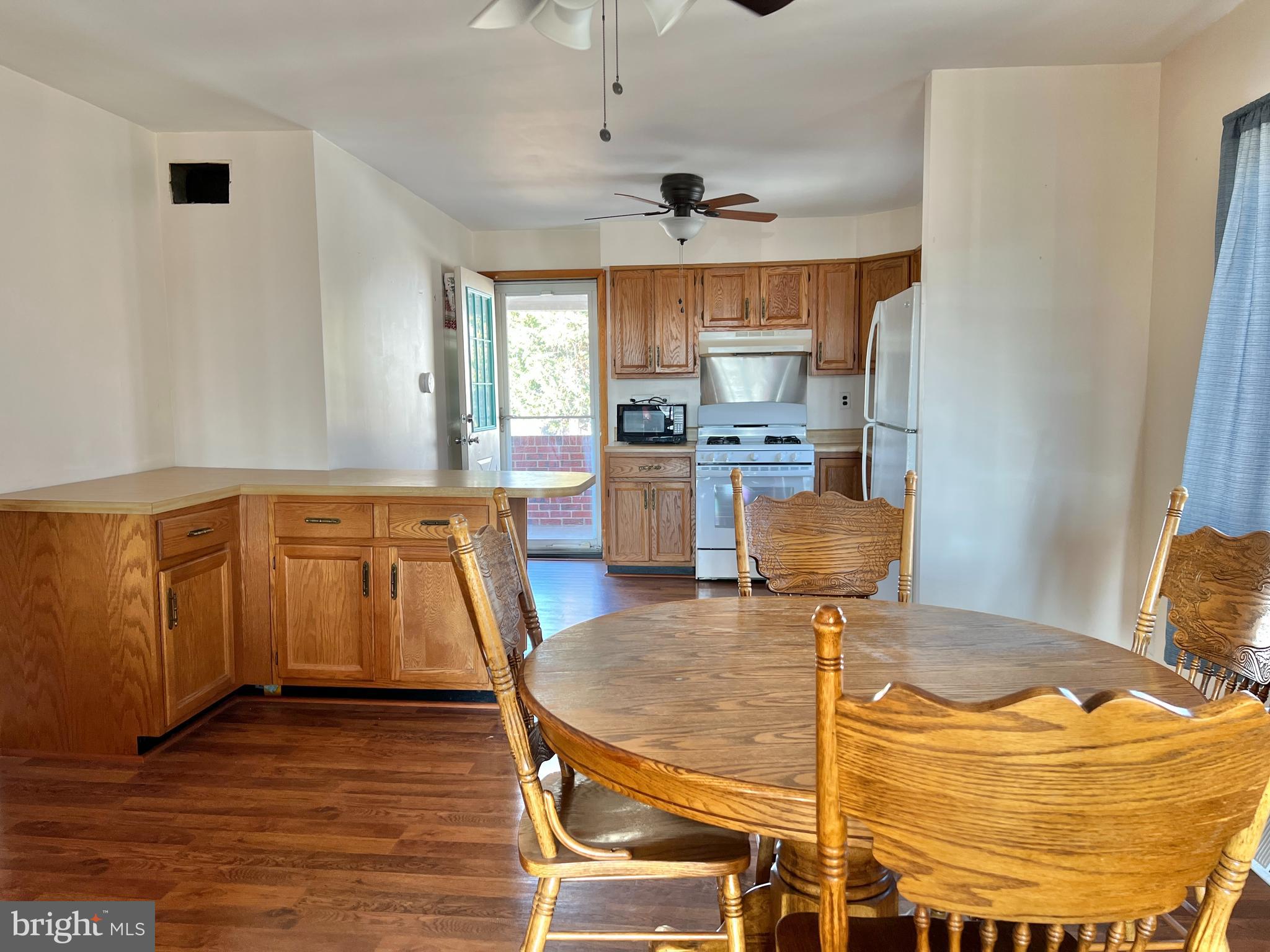 6928 Sollers Point Road Baltimore, MD 21222 - Photo 7 of 19