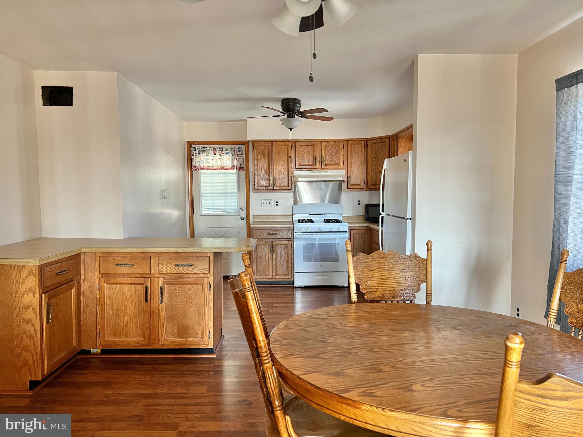 6928 Sollers Point Road Baltimore, MD 21222 - Photo 8 of 19