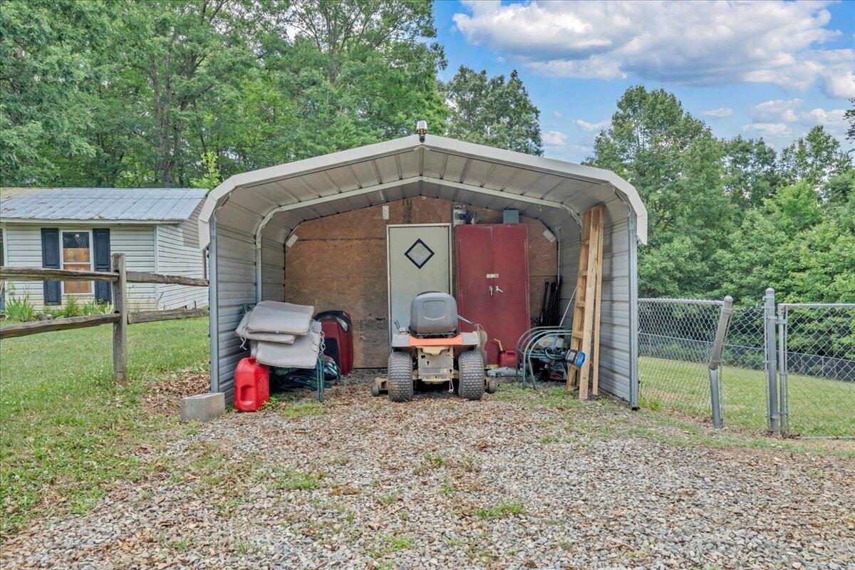 2744 Rutrough Road Southeast Roanoke, VA 24014 - Photo 24 of 31 39-MIB02269