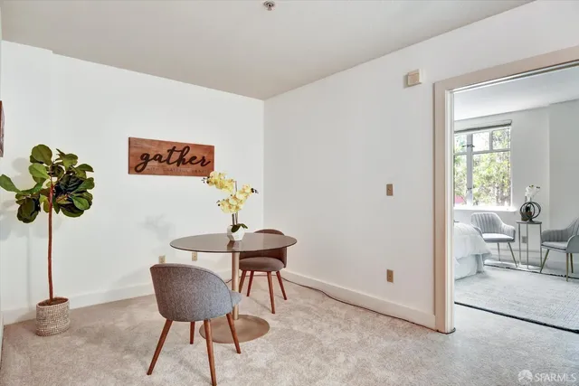 a view of livingroom with furniture