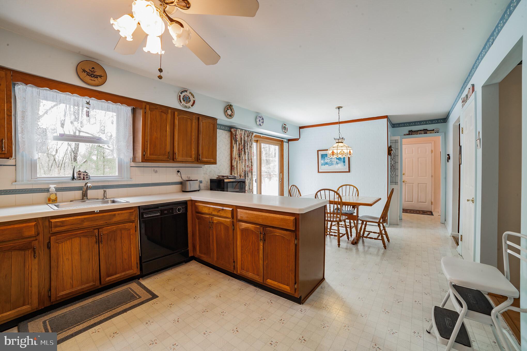 40 Walnut Bank Road Glenmoore, PA 19343 - Photo 11 of 26 Gallery Image 11