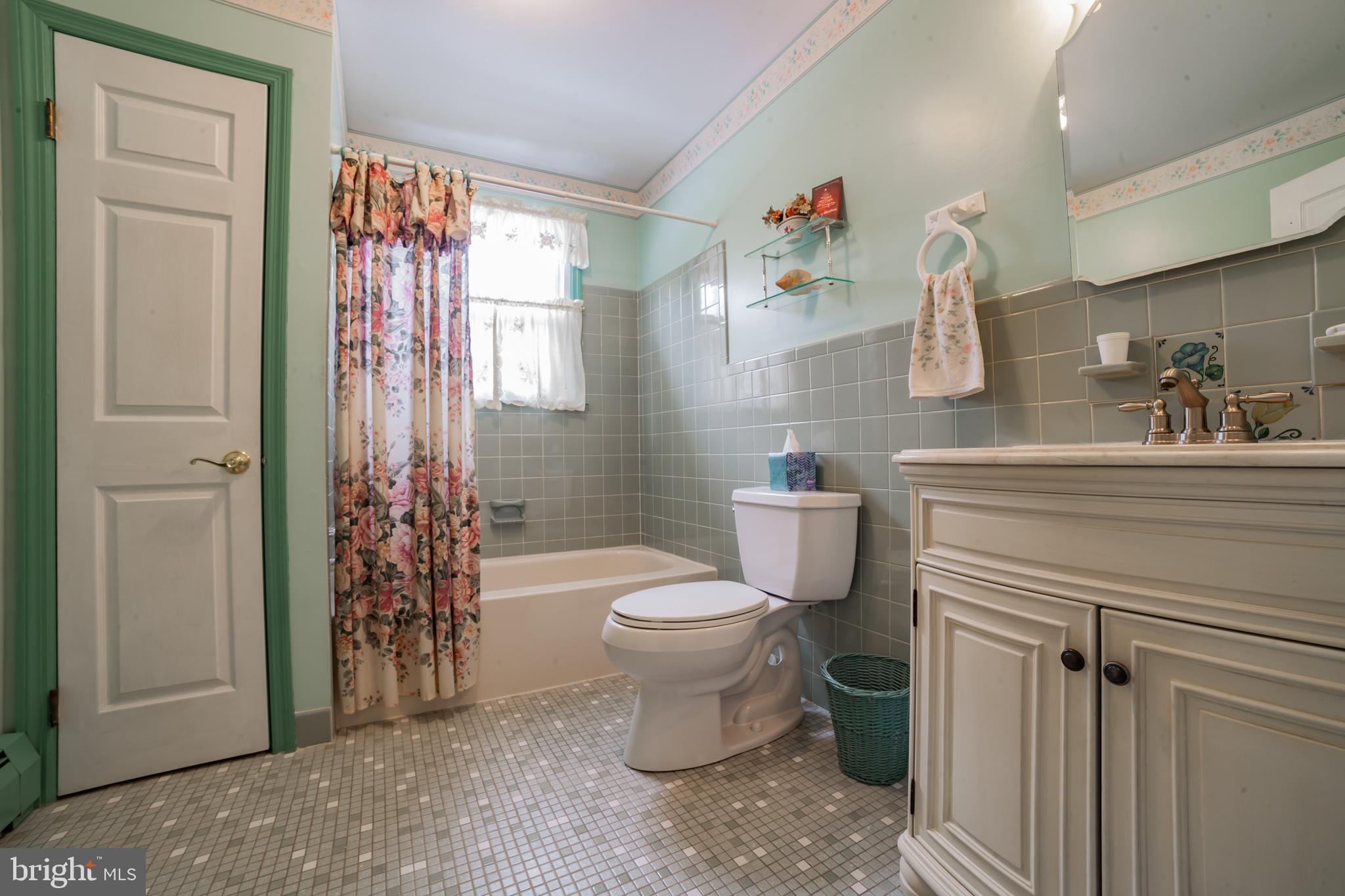 40 Walnut Bank Road Glenmoore, PA 19343 - Photo 24 of 26 Hall Bathroom