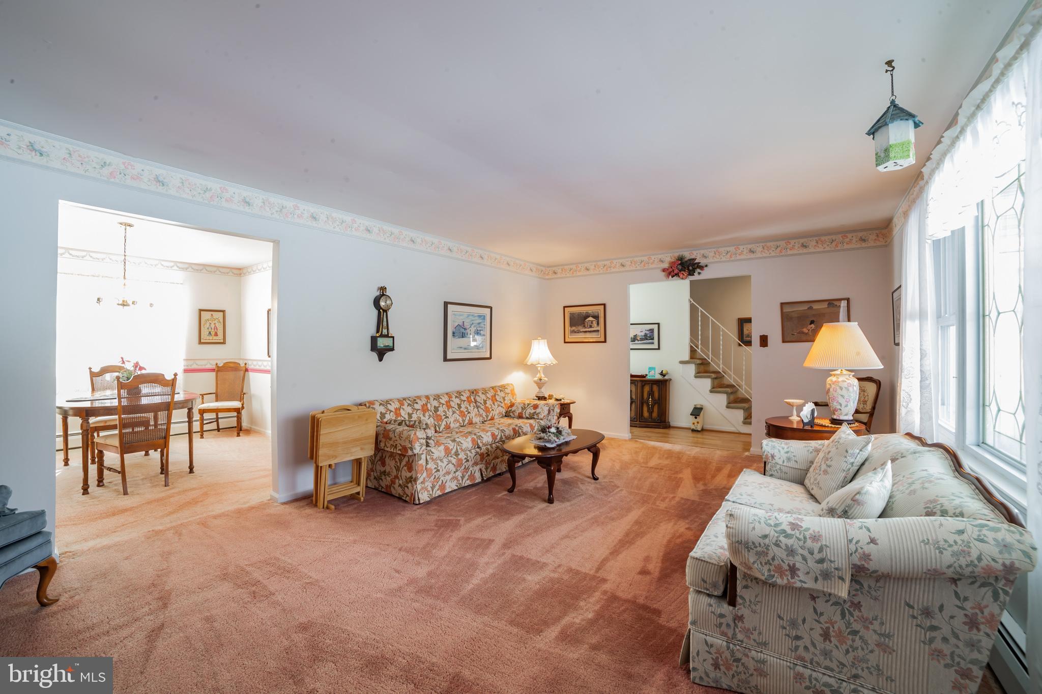 40 Walnut Bank Road Glenmoore, PA 19343 - Photo 4 of 26 Living Room