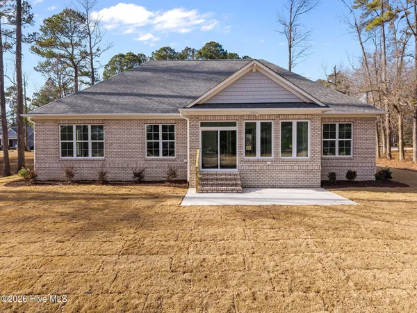 $799,000 | 193 East Winding Way, Wallace, NC 28466