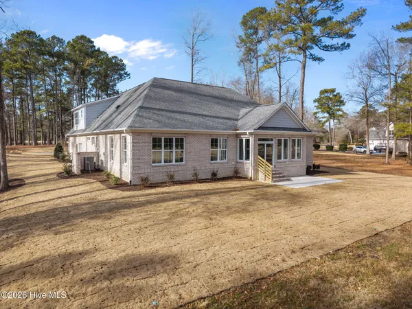 $799,000 | 193 East Winding Way, Wallace, NC 28466