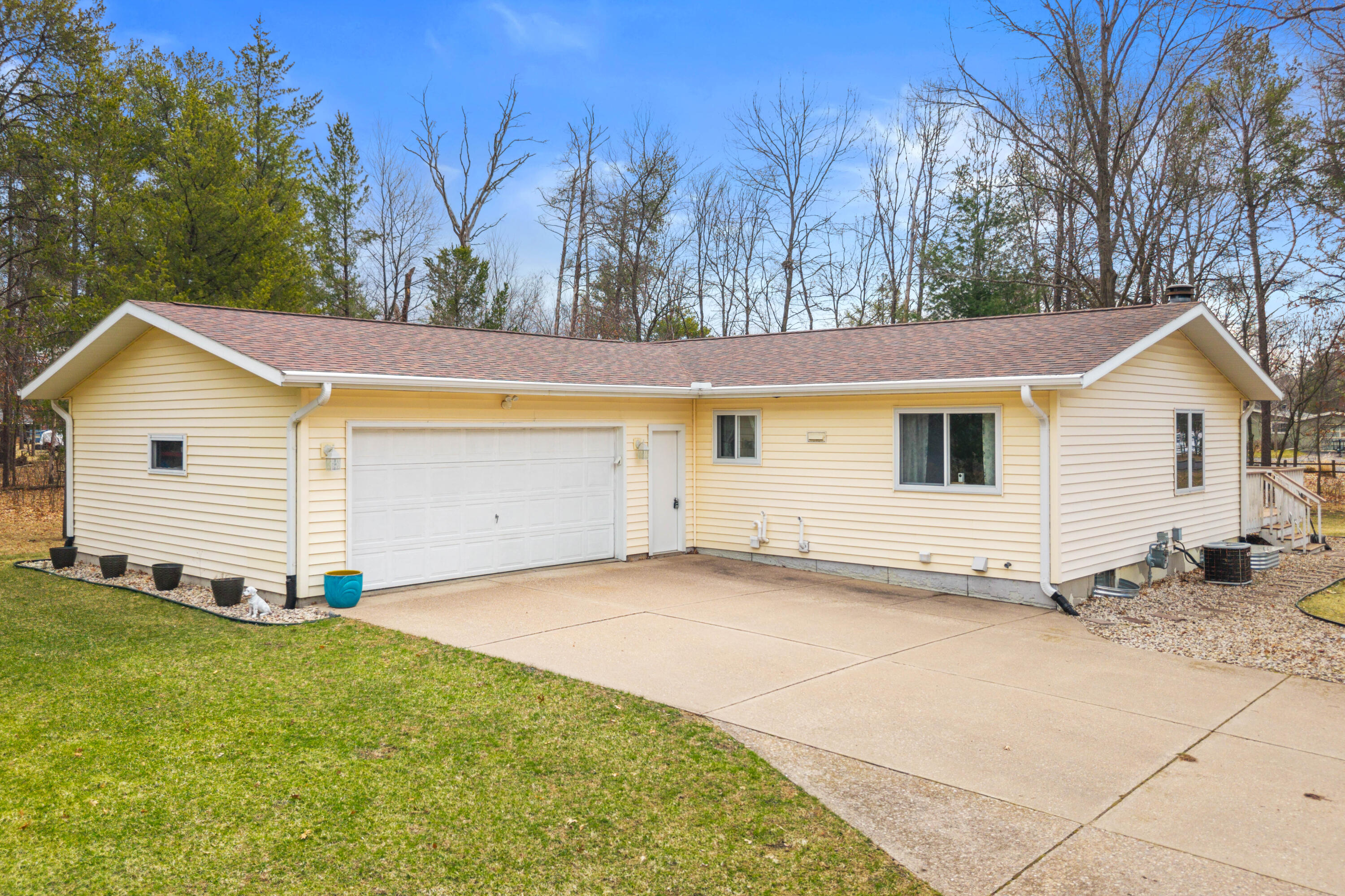 936 Sussex Court Rome, WI 54457 - Photo 1 of 43 936 Sussex Ct-Social Media 050
