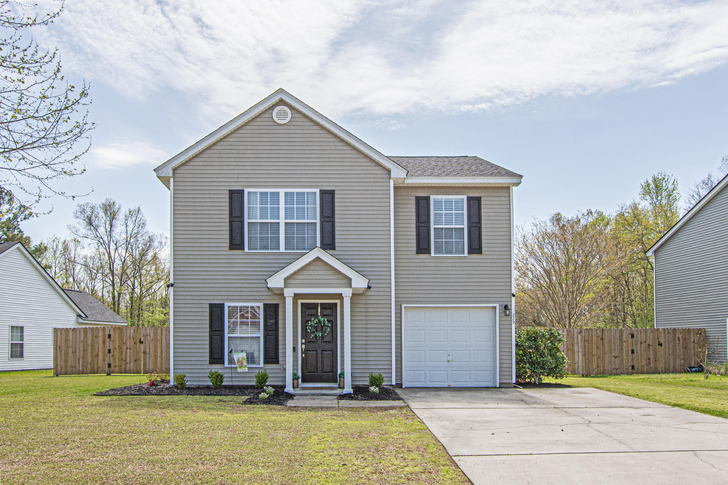 229 Border Road Goose Creek, SC 29445 - Photo 1 of 41 0-15
