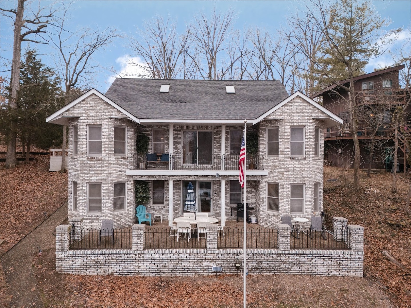 175 Oak Circle Goreville, IL 62939 - Photo 1 of 60 a front view of a house with a yard