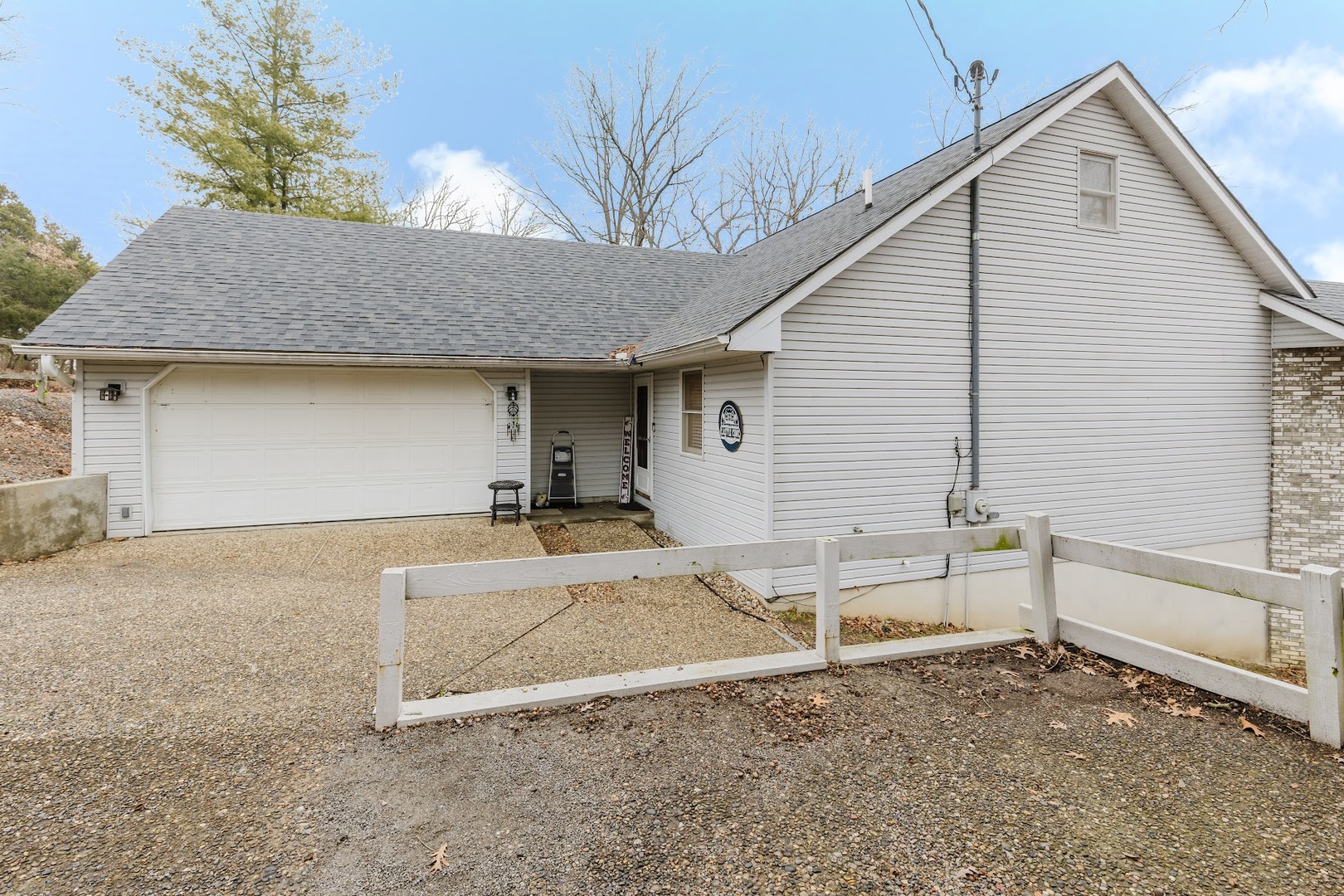 175 Oak Circle Goreville, IL 62939 - Photo 46 of 60 a view of a house with a patio