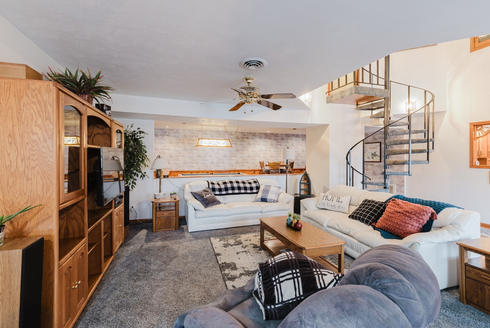 175 Oak Circle Goreville, IL 62939 - Photo 9 of 60 a living room with furniture a rug and a window