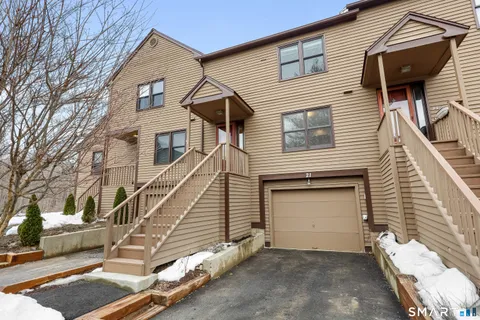$335,000 | 21 Rockview Circle, Unit 21, Monroe, CT 06468