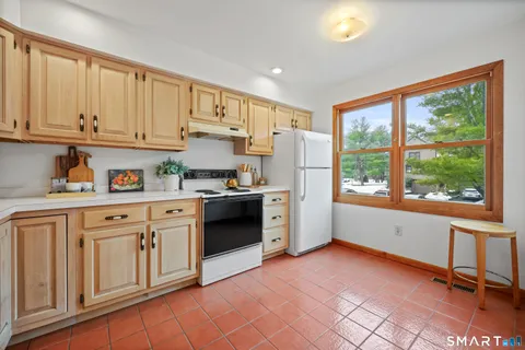 $335,000 | 21 Rockview Circle, Unit 21, Monroe, CT 06468