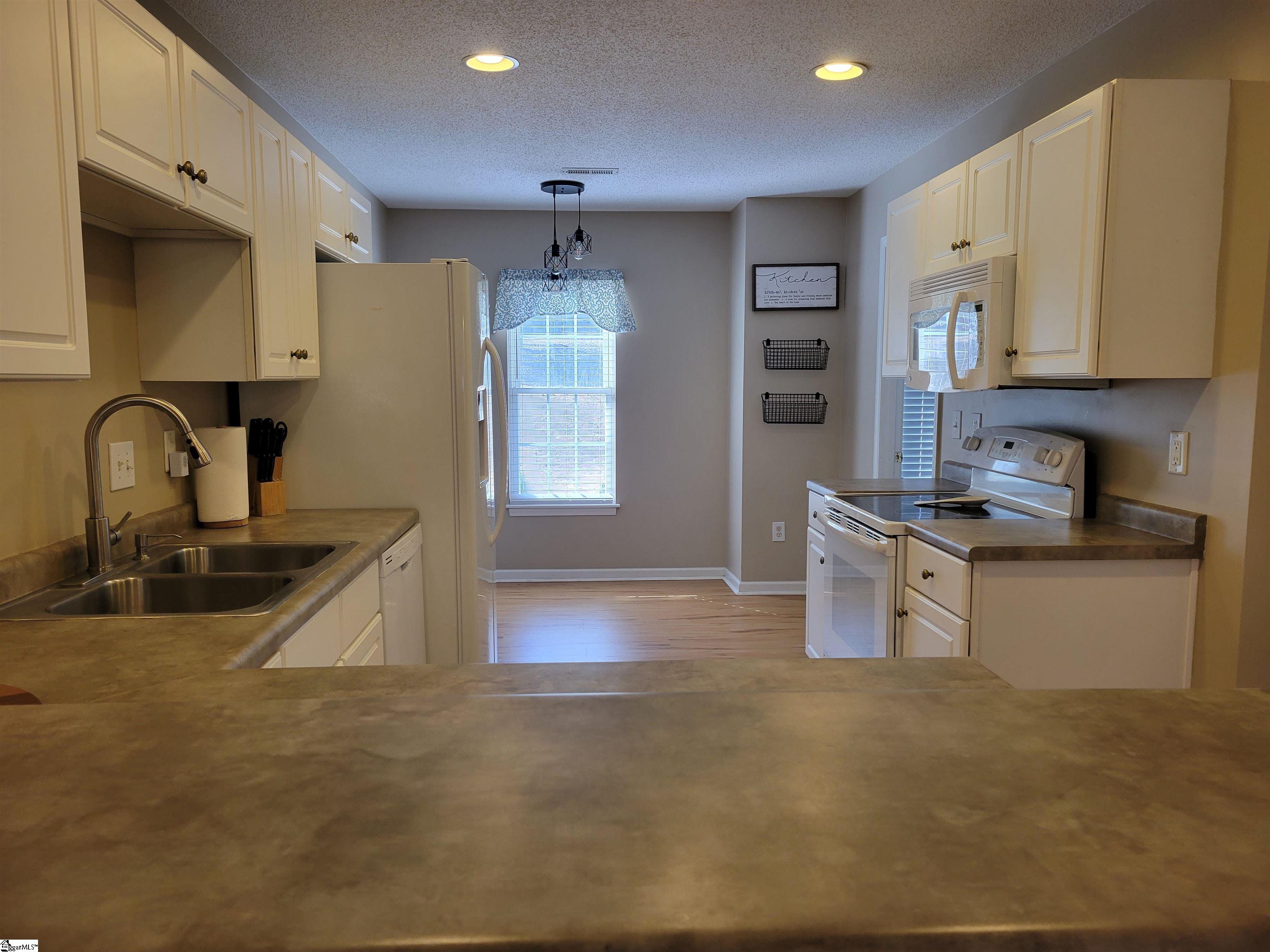 440 Ridgeway Court Easley, SC 29640 - Photo 4 of 21 Gallery Image 4