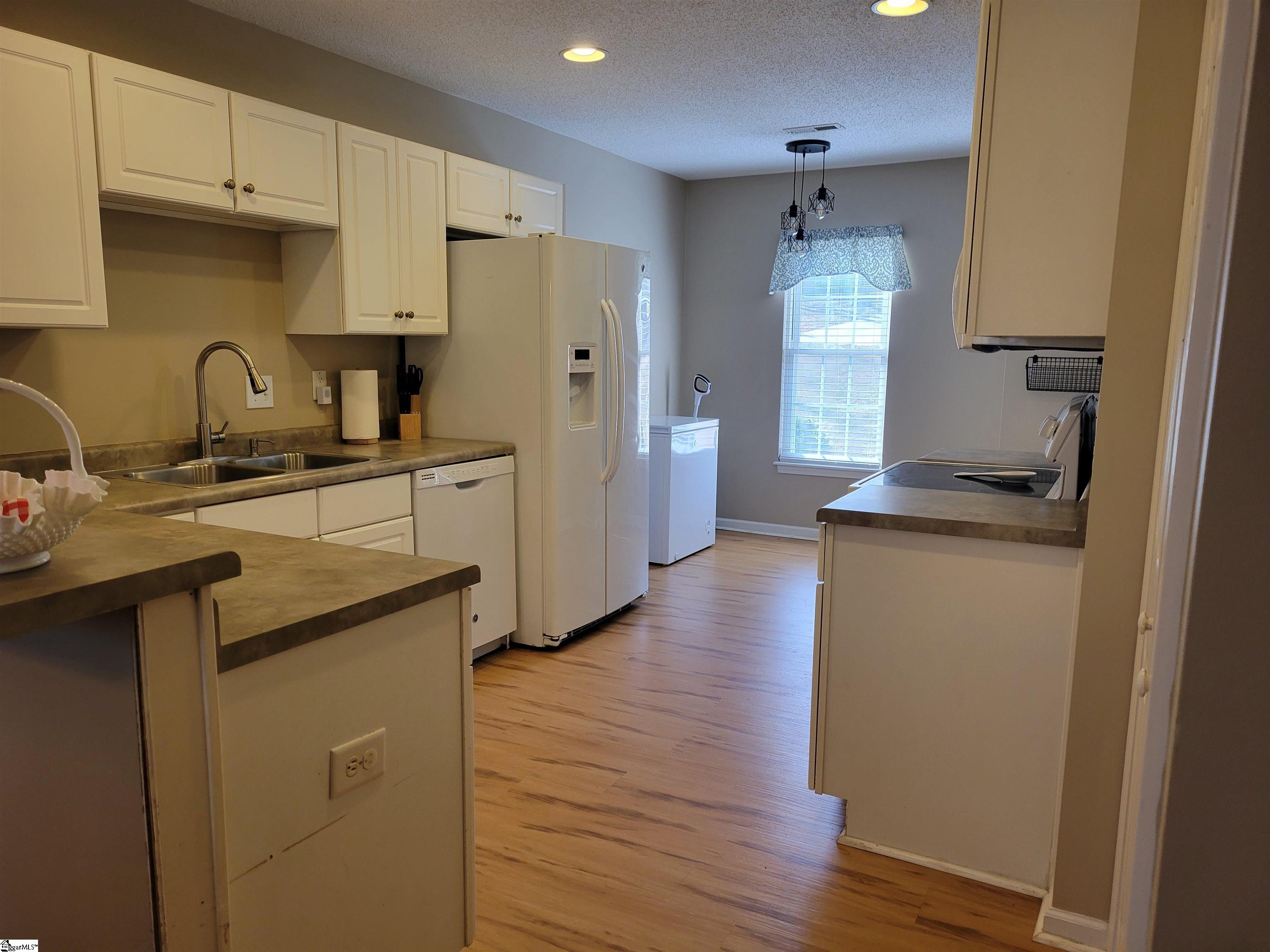 440 Ridgeway Court Easley, SC 29640 - Photo 5 of 21 Gallery Image 5