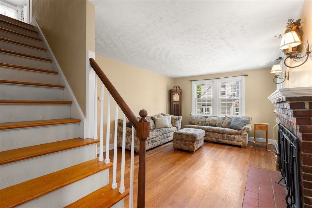 8 Cardinal Road Worcester, MA 01602 - Photo 11 of 37 Gallery Image 11