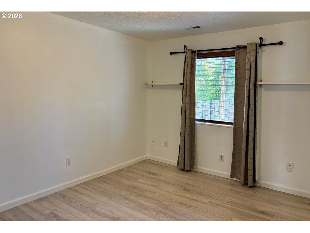 5590 Southwest Murray Boulevard Beaverton, OR 97005 - Photo 13 of 17