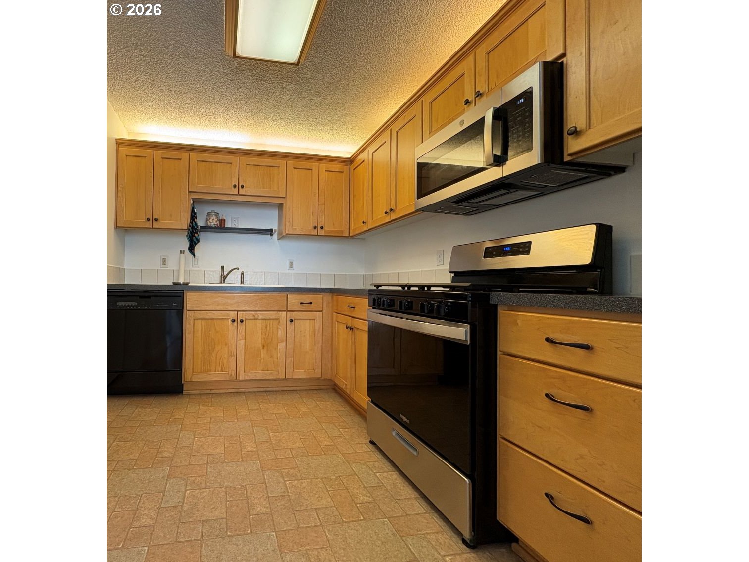 5590 Southwest Murray Boulevard Beaverton, OR 97005 - Photo 3 of 17