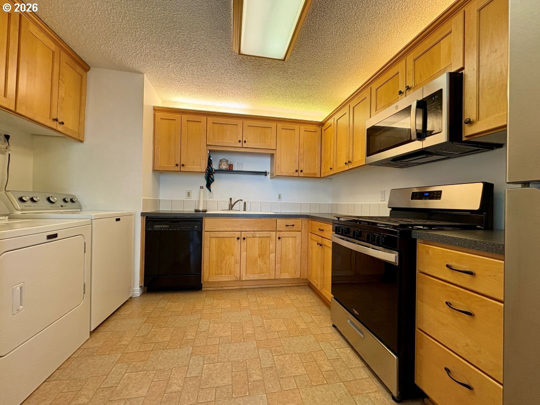 5590 Southwest Murray Boulevard Beaverton, OR 97005 - Photo 4 of 17