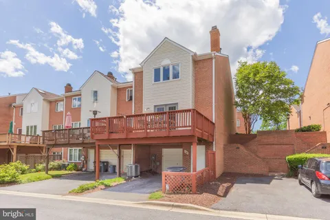 $695,000 | 16 Rockcrest Circle, Rockville, MD 20851