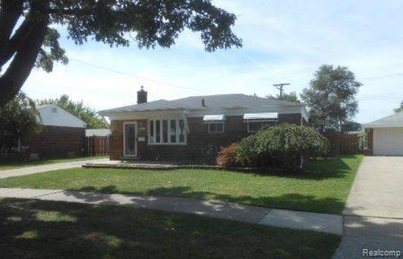 18102 Davidson Road Fraser, MI 48026 - Photo 1 of 11 DSCN8098.JPG