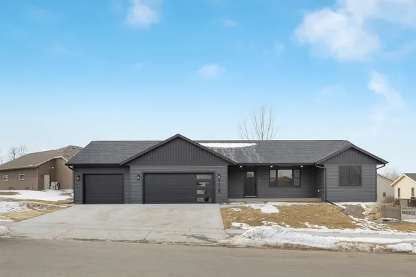 $499,900 | 1508 Pioneer Drive, Holmen, WI 54636
