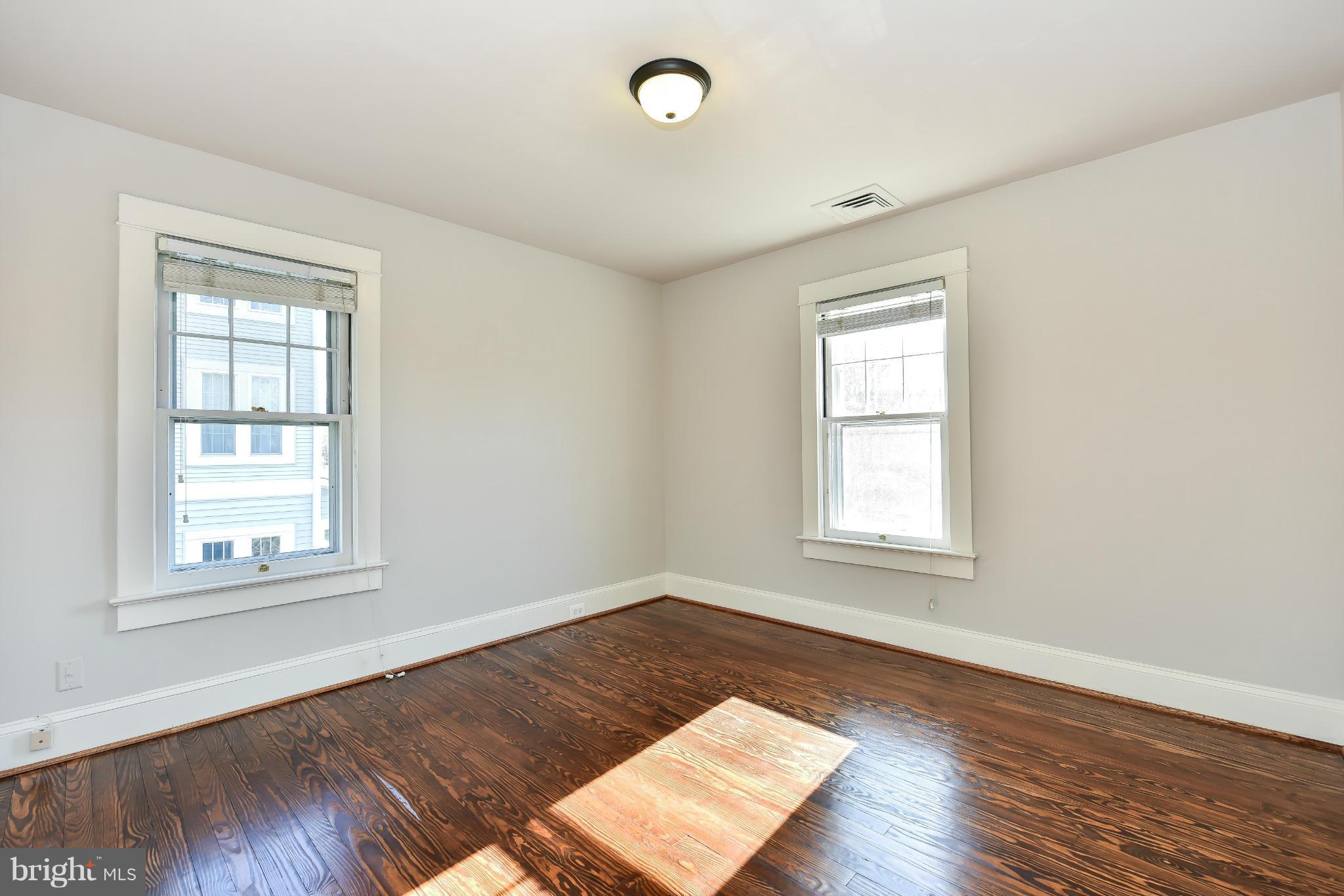 206 East Spring Street Alexandria, VA 22301 - Photo 25 of 30 Bedroom
