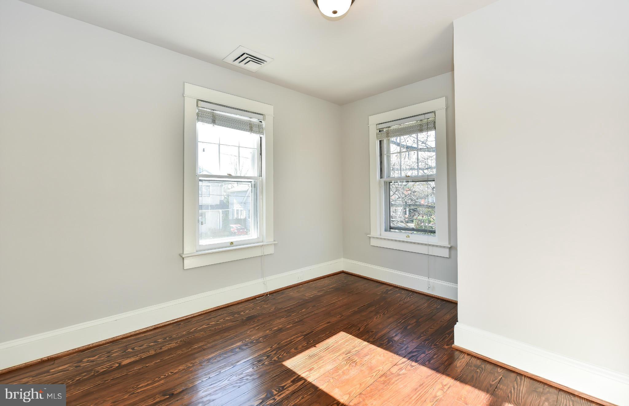 206 East Spring Street Alexandria, VA 22301 - Photo 27 of 30 Bedroom