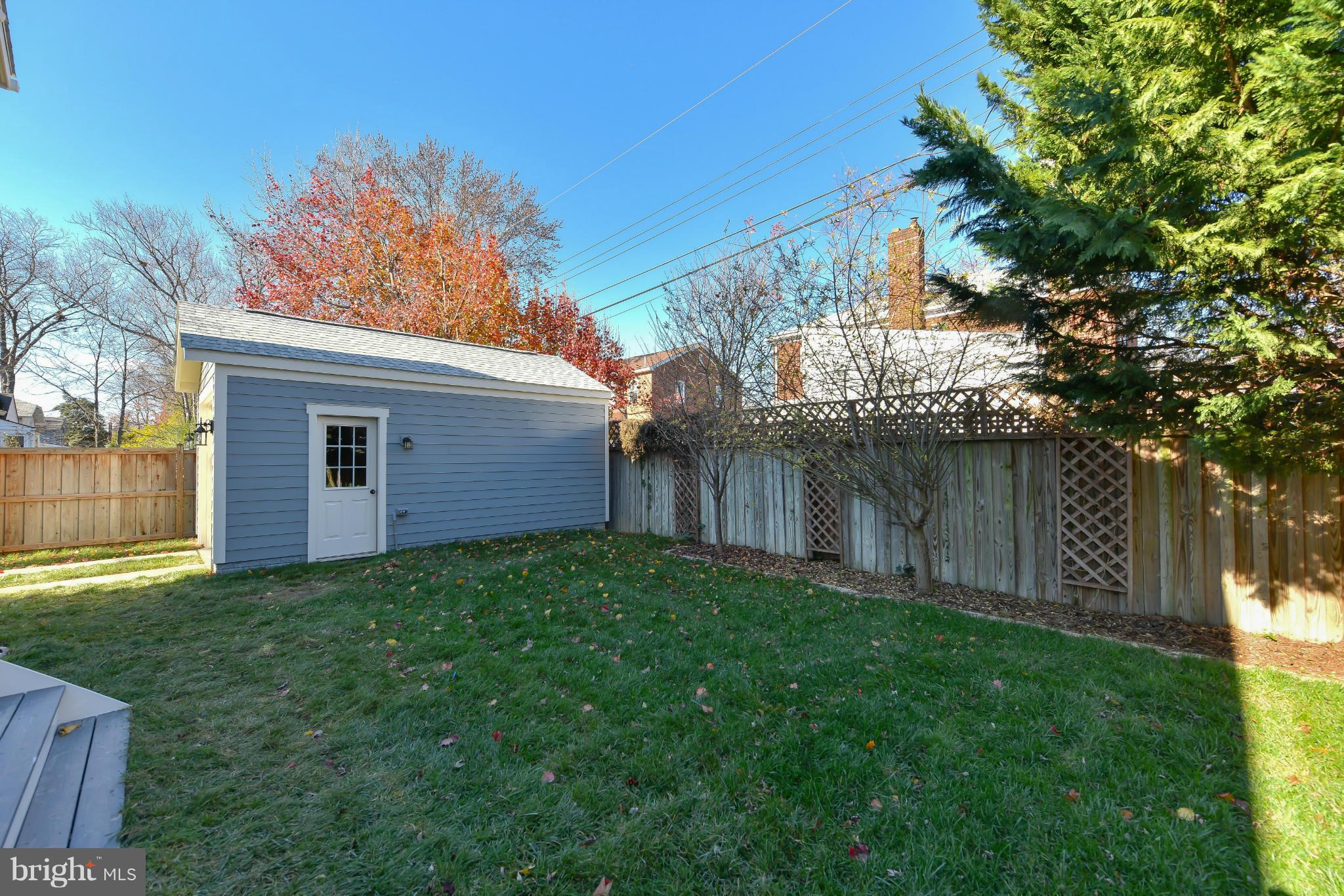 206 East Spring Street Alexandria, VA 22301 - Photo 5 of 30 Exterior (Rear)