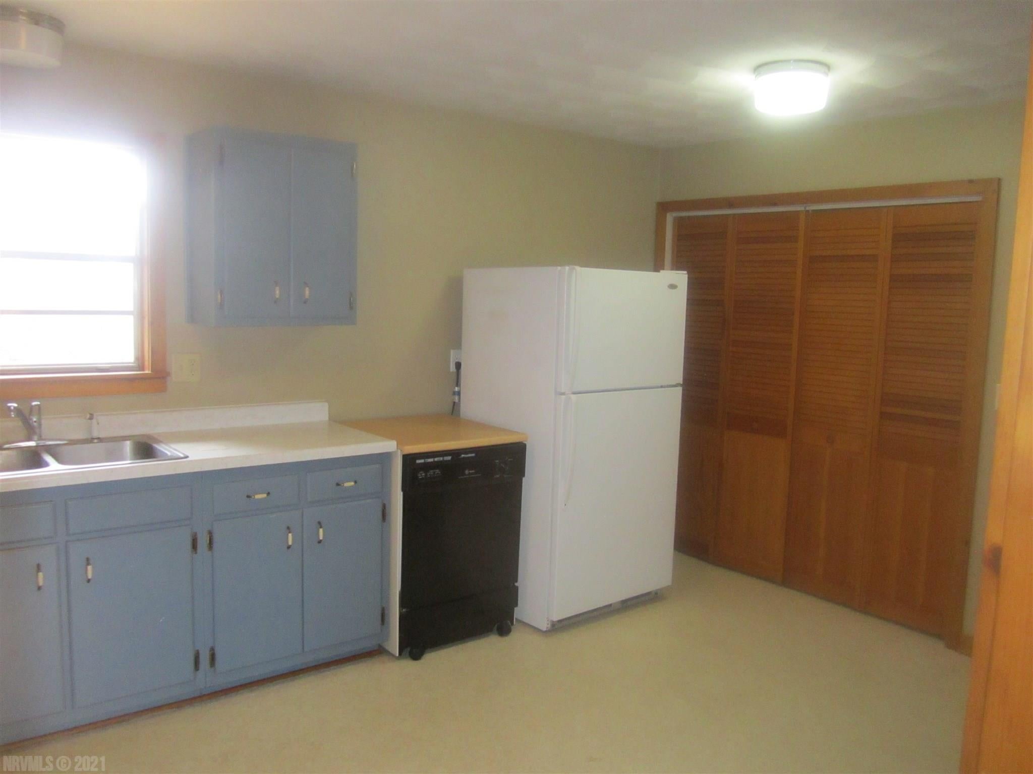 949 Switchback Road Christiansburg, VA 24073 - Photo 7 of 35 Gallery Image 7