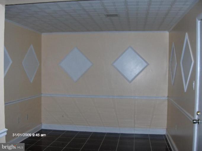 8199 Oakglen Road Manassas, VA 20110 - Photo 12 of 14 Den