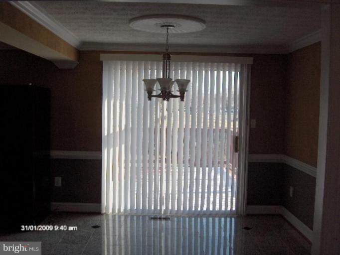 8199 Oakglen Road Manassas, VA 20110 - Photo 3 of 14 Dining Room