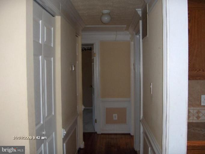 8199 Oakglen Road Manassas, VA 20110 - Photo 9 of 14 Hallway